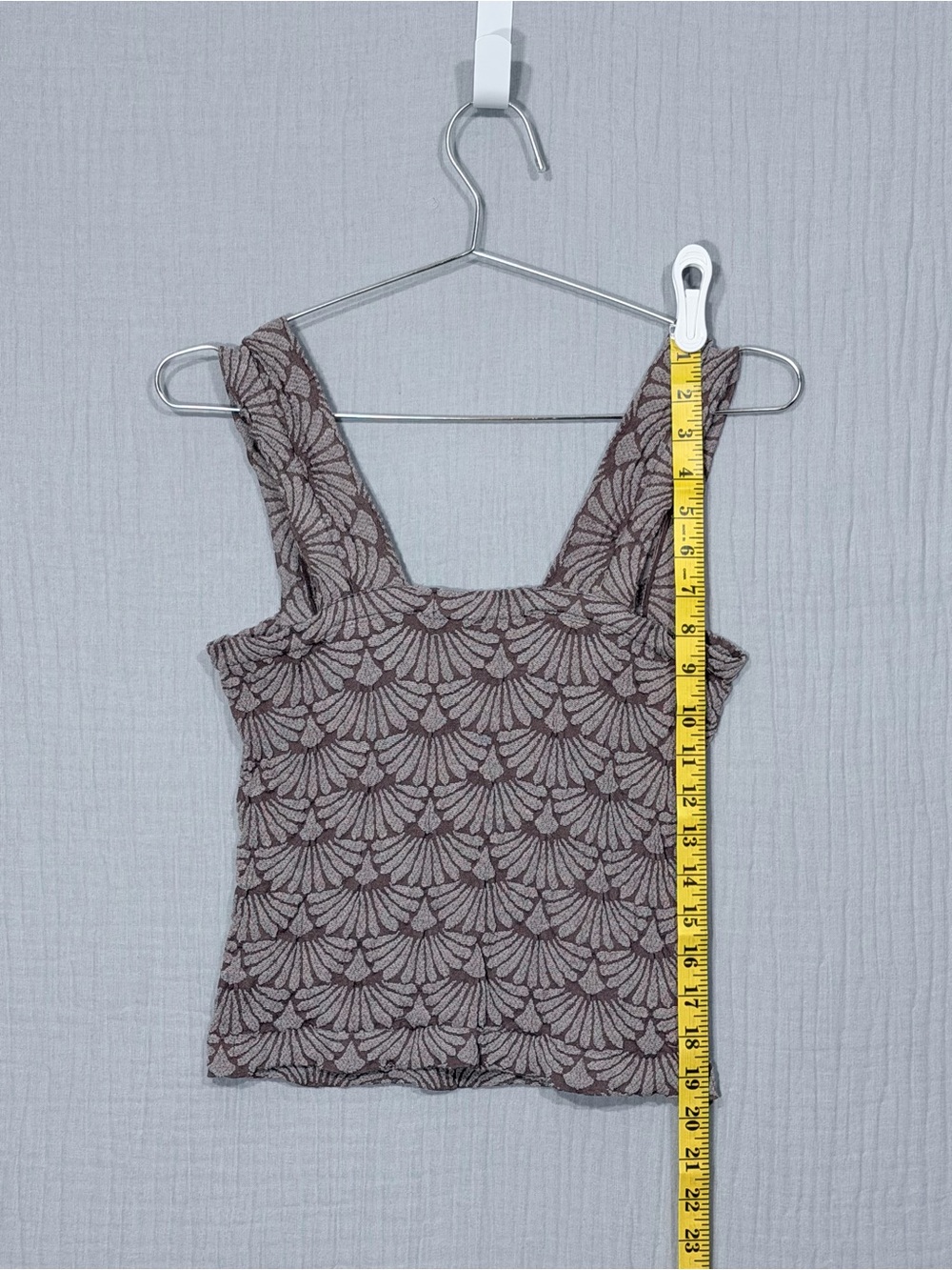 Coco & Shay | Square-Neck STRETCH Tank Top in Taupe | S/M - Picture 4 of 7